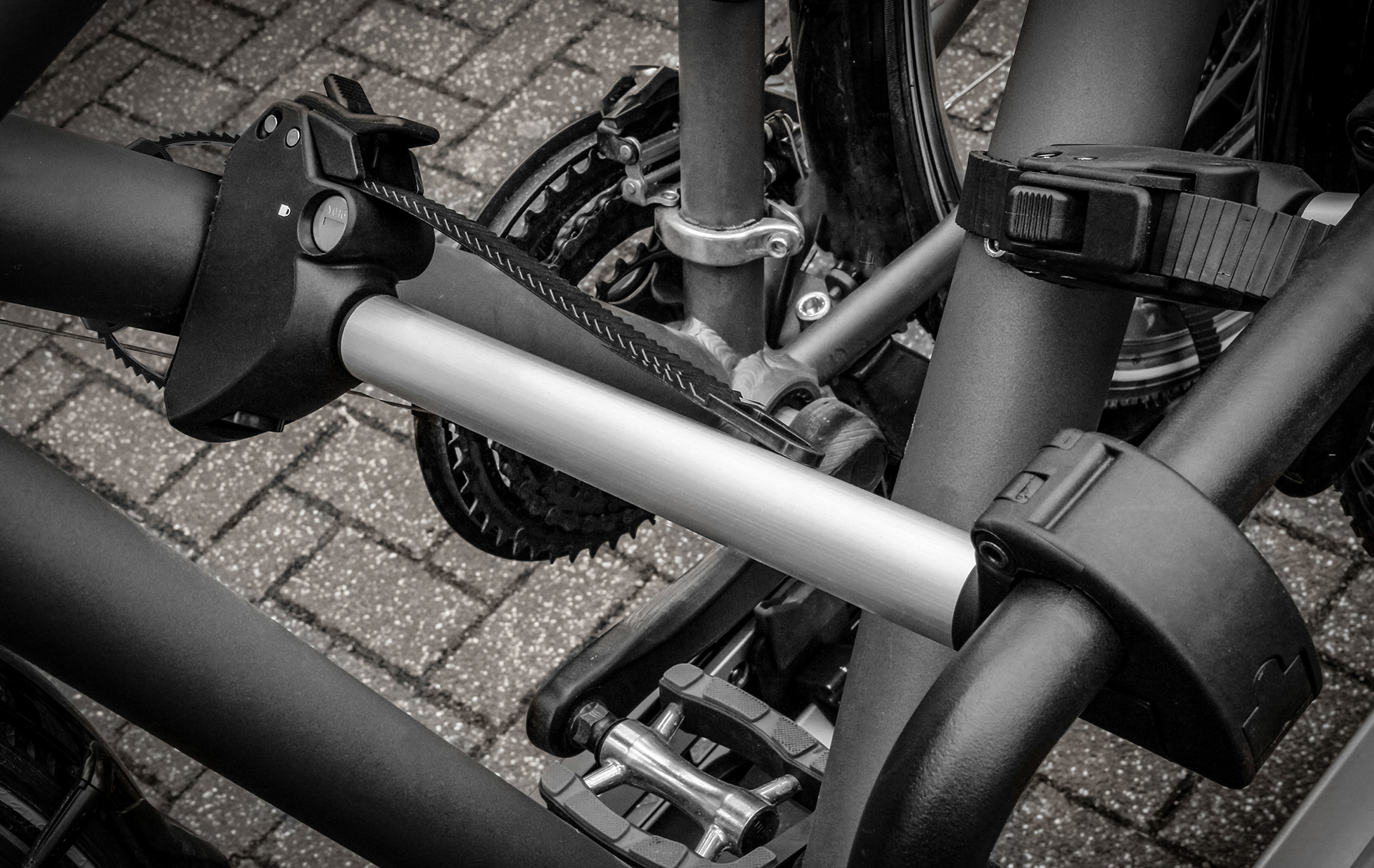 Eufab Adjustable Lockable Frame Holder For Bike Carriers – Short 25+30mm Clamp